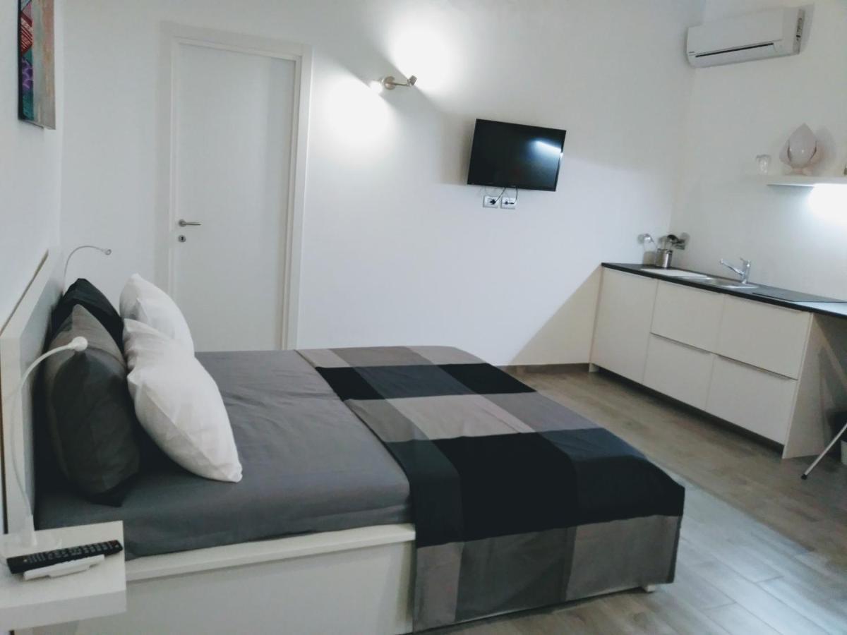 B&B 20 Archi โมโนโปลี ภายนอก รูปภาพ